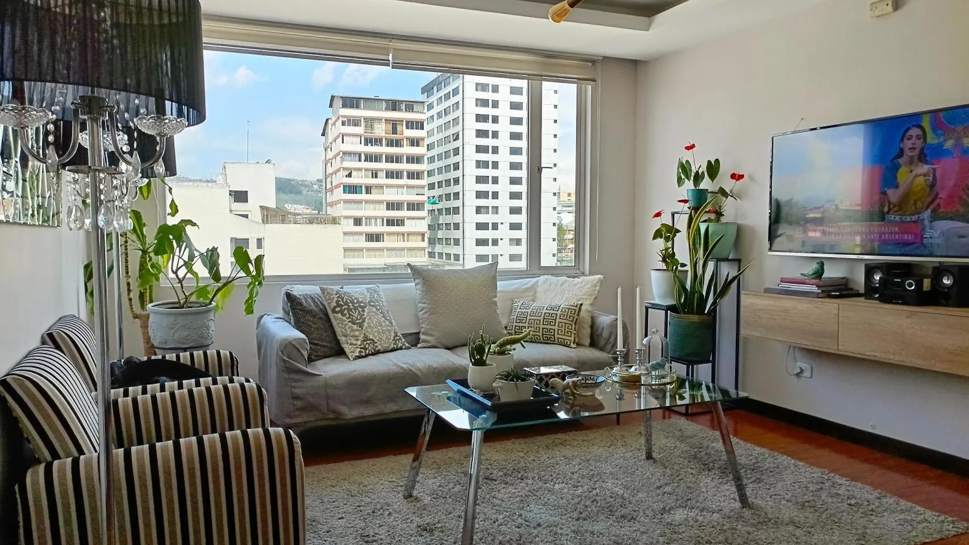 Vip Apartment - Queenbed - Balcony - Parking - 6Th Floor 0*, Quito